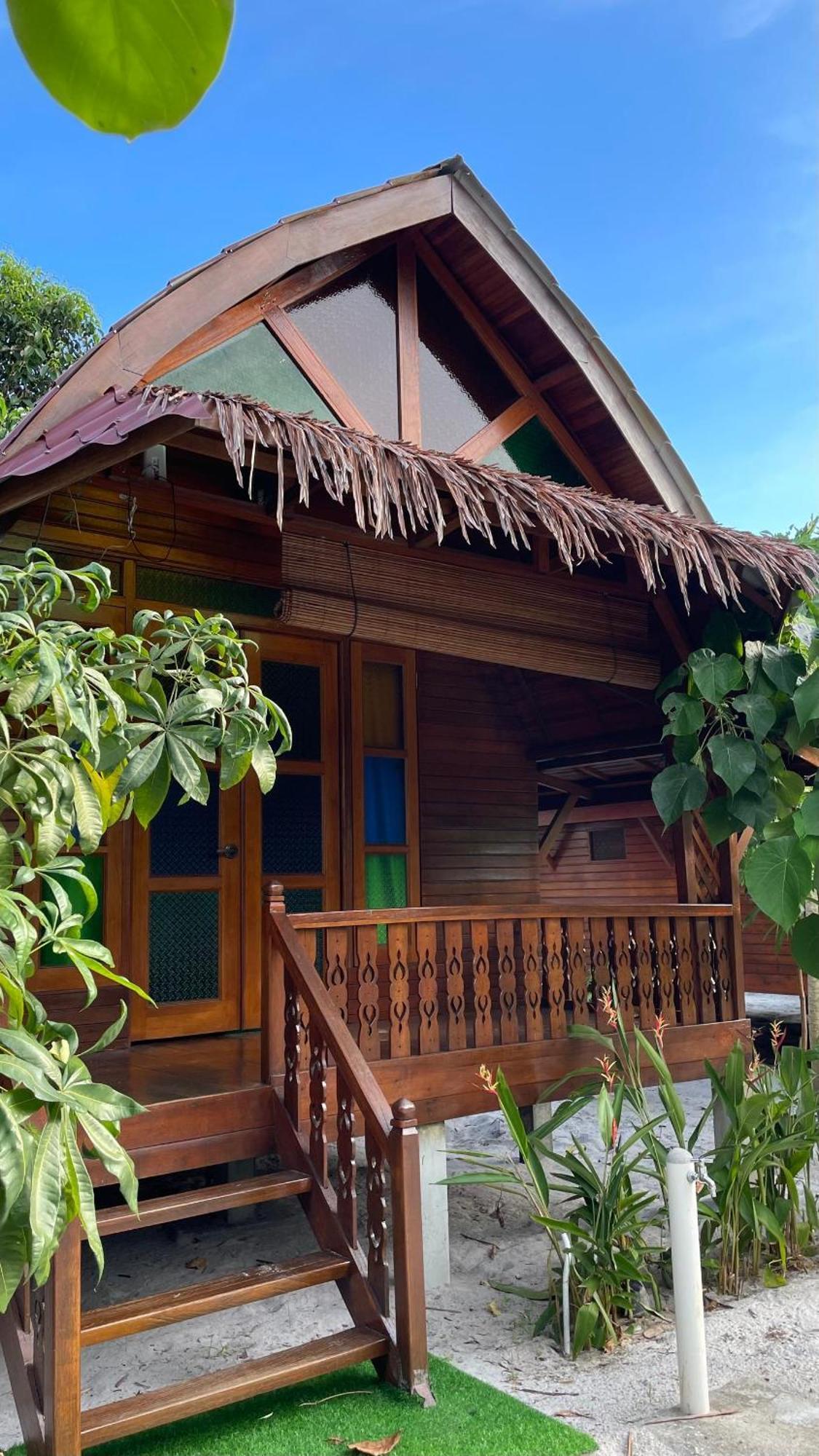 Golden Chenang Village Pantai Cenang  Exterior photo