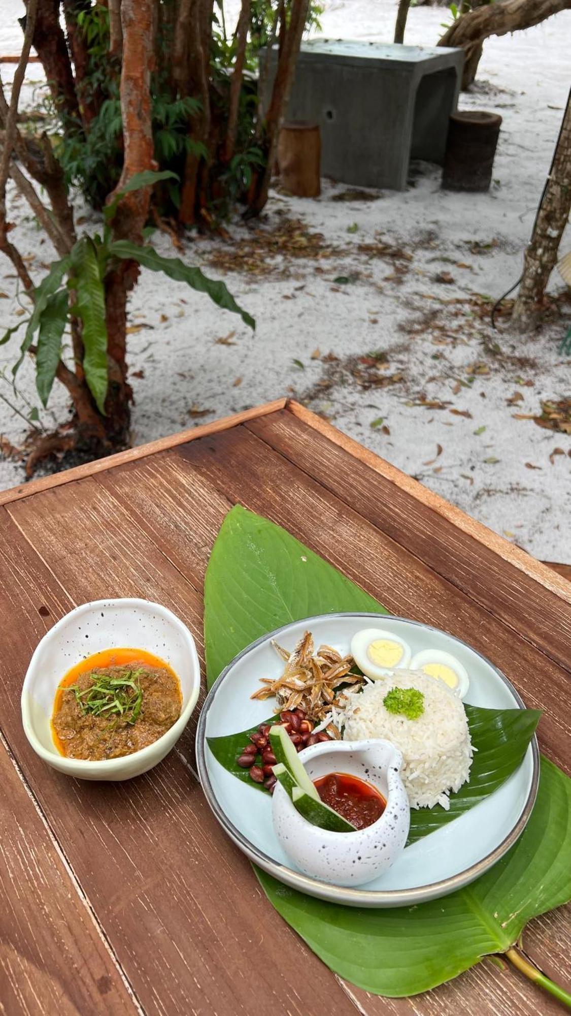 Golden Chenang Village Pantai Cenang  Exterior photo