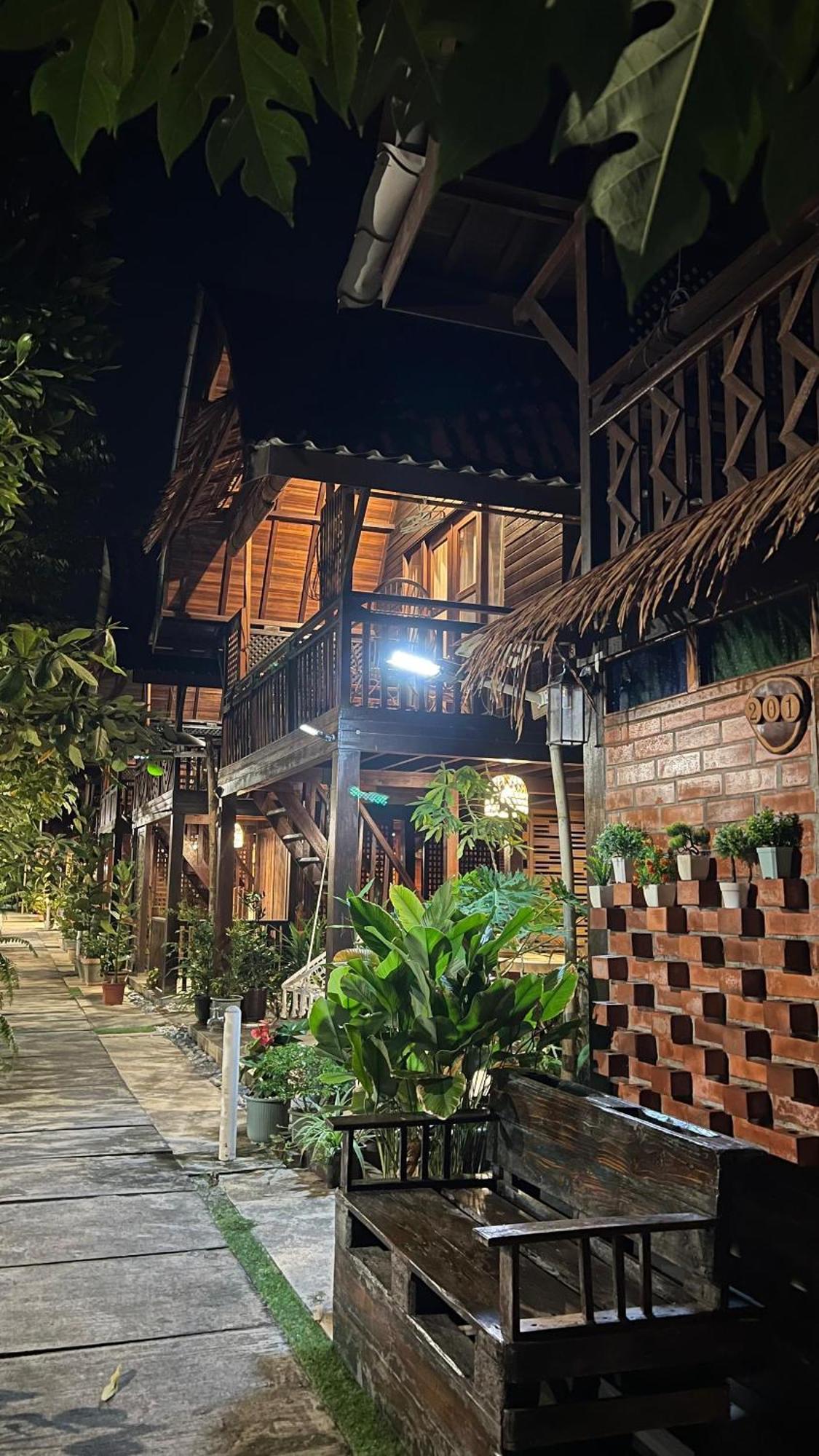 Golden Chenang Village Pantai Cenang  Exterior photo